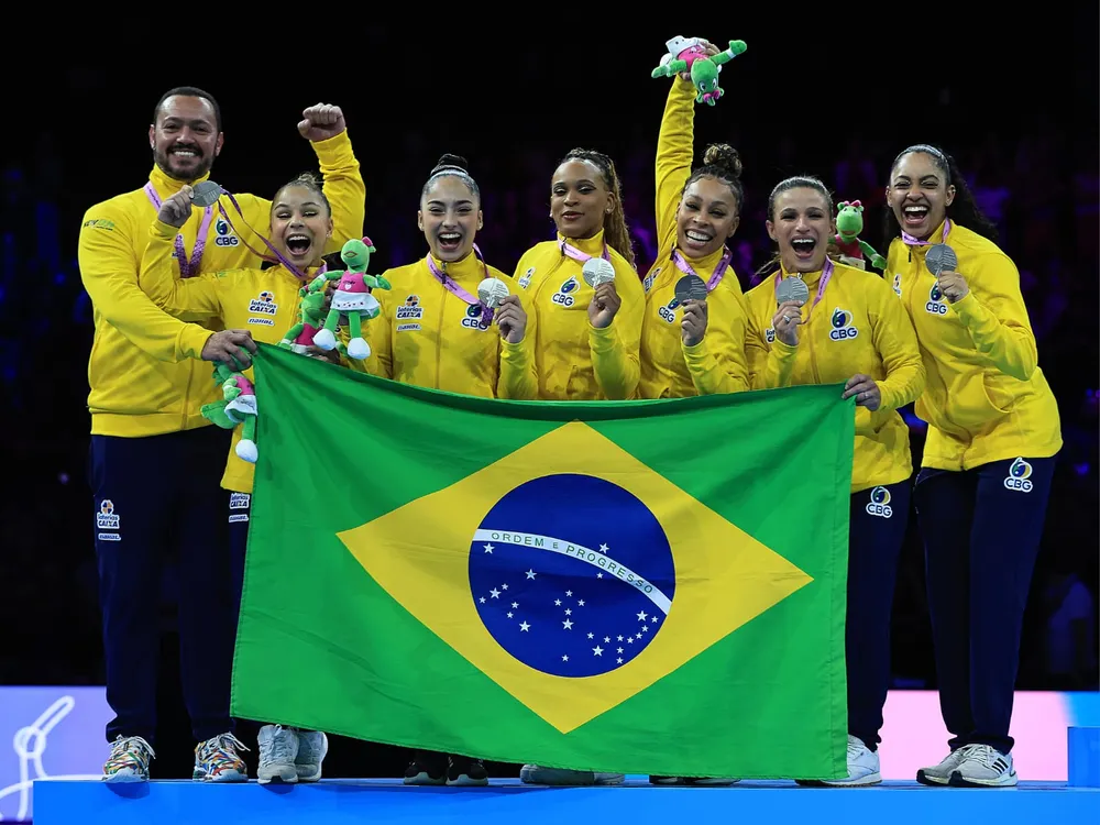 Rebeca Andrade é prata no individual geral do Mundial de ginástica; Simone  Biles conquista hexa