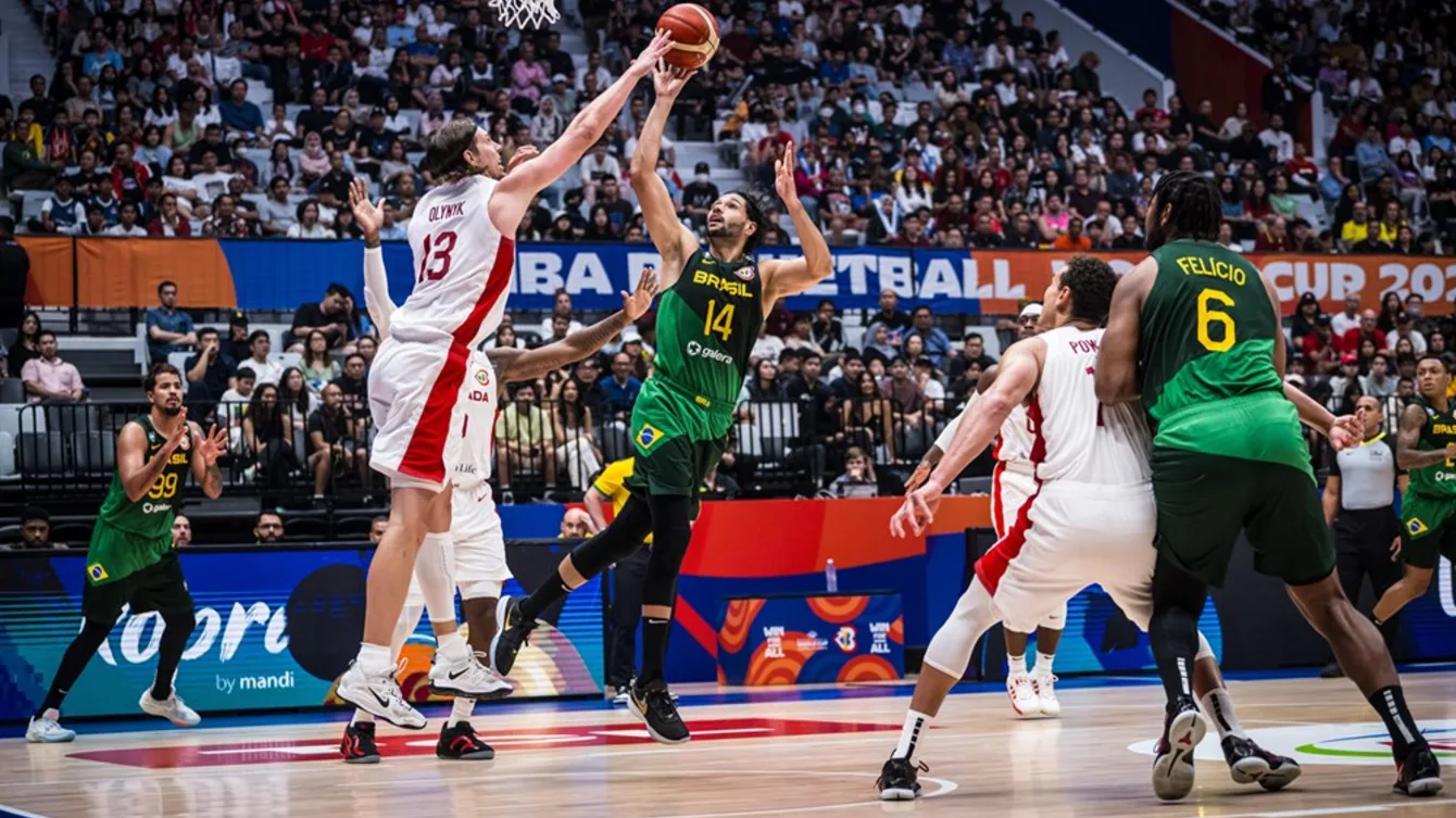 Brasil vence Canadá de virada e segue vivo na Copa do Mundo de basquete, basquete